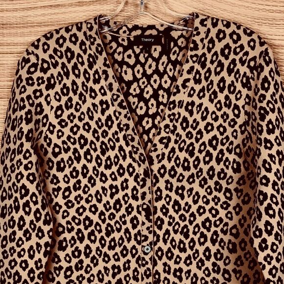 Theory Leopard Animal Print Glossed V-Neck Button Down Cardigan Tan/Black Size L - Picture 6 of 13